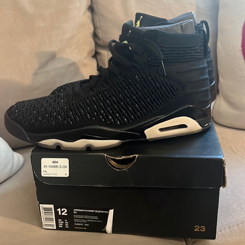 Jordan Flyknit Elevation 23
